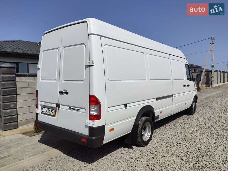Грузовой фургон Mercedes-Benz Sprinter 2003 в Ровно