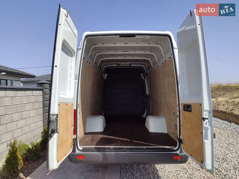 Грузовой фургон Mercedes-Benz Sprinter 2003 в Ровно