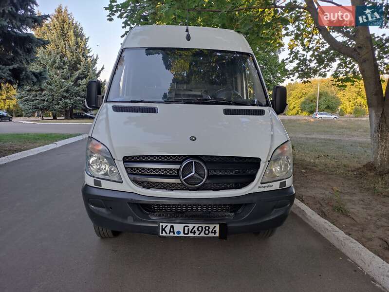 Грузовой фургон Mercedes-Benz Sprinter 2011 в Ровно
