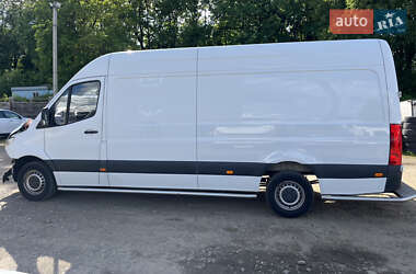 Грузовой фургон Mercedes-Benz Sprinter 2019 в 