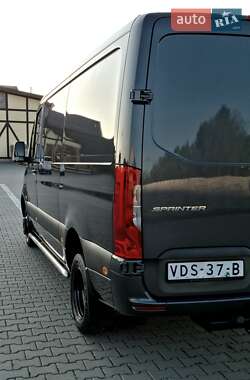 Вантажний фургон Mercedes-Benz Sprinter 2020 в 