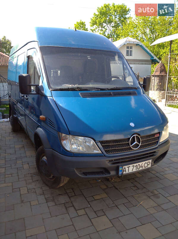 Грузовой фургон Mercedes-Benz Sprinter 2006 в 