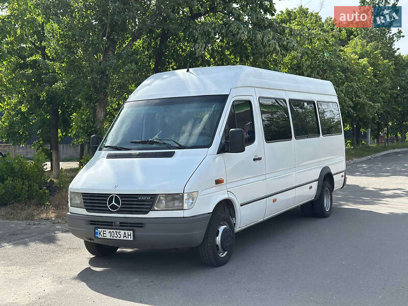 Mercedes-Benz Sprinter 2000