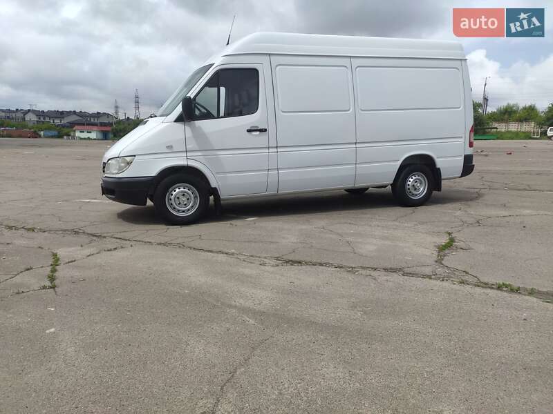 Грузовой фургон Mercedes-Benz Sprinter 2005 в Ровно