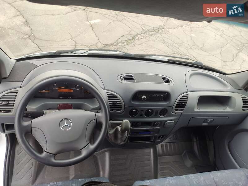 Грузовой фургон Mercedes-Benz Sprinter 2005 в Ровно