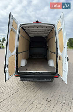 Вантажний фургон Mercedes-Benz Sprinter 2021 в 