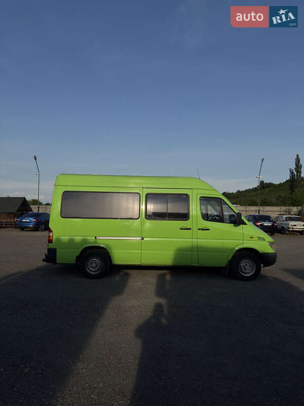 Микроавтобус Mercedes-Benz Sprinter 2000 в Иршаве