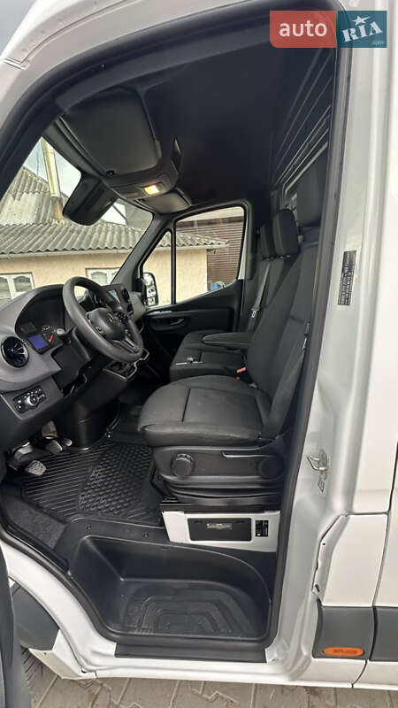 Вантажний фургон Mercedes-Benz Sprinter 2020 в Чернівцях