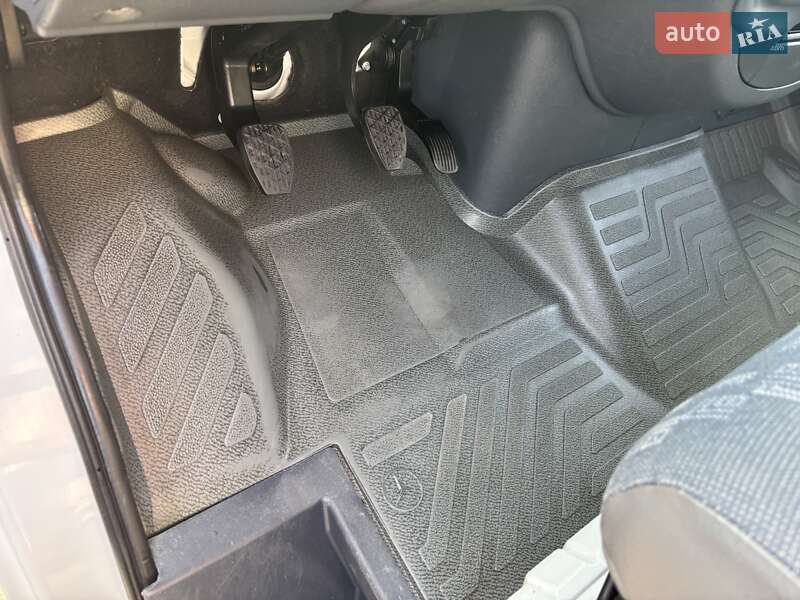 Вантажний фургон Mercedes-Benz Sprinter 2005 в Луцьку
