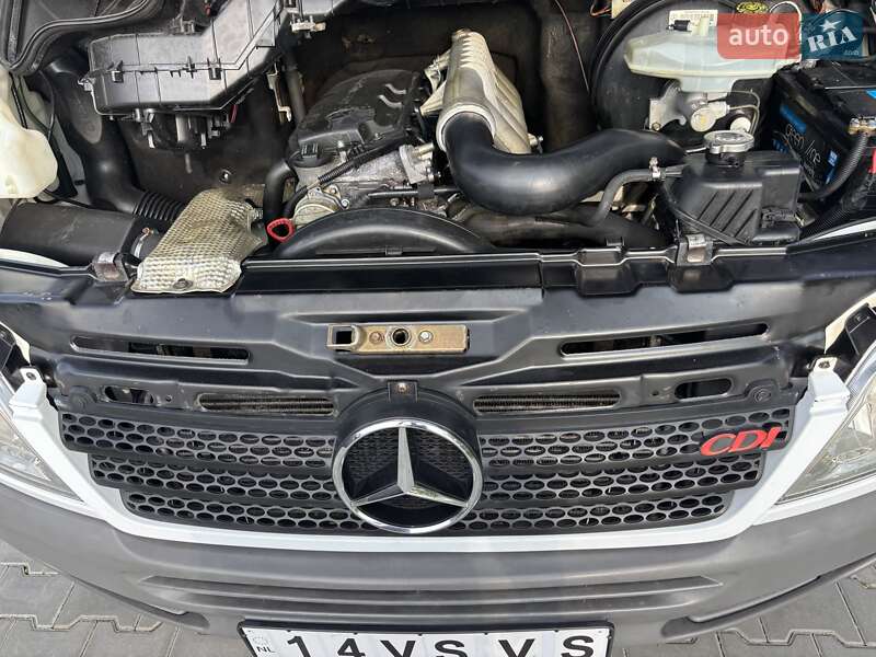 Вантажний фургон Mercedes-Benz Sprinter 2005 в Луцьку