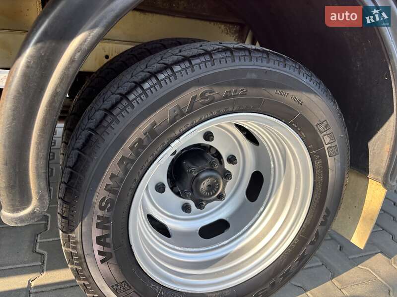 Вантажний фургон Mercedes-Benz Sprinter 2005 в Луцьку