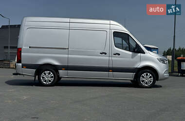 Грузовой фургон Mercedes-Benz Sprinter 2023 в 