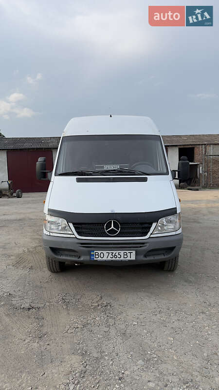 Вантажопасажирський фургон Mercedes-Benz Sprinter 2005 в 