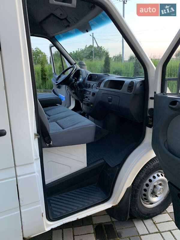 Вантажопасажирський фургон Mercedes-Benz Sprinter 2001 в Буську