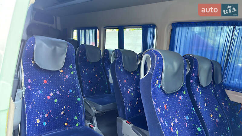 Mercedes-Benz Sprinter 2011