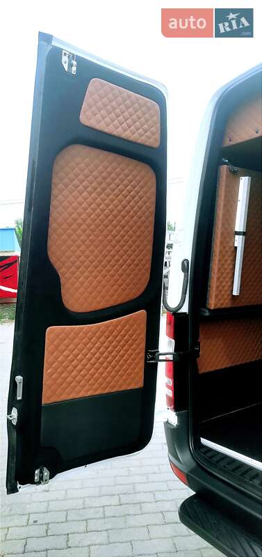 Вантажопасажирський фургон Mercedes-Benz Sprinter 2018 в Житомирі