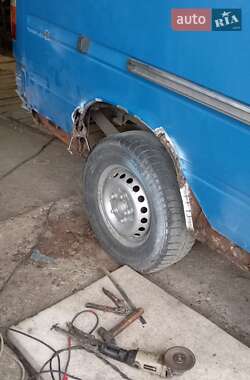 Микроавтобус Mercedes-Benz Sprinter 2000 в 