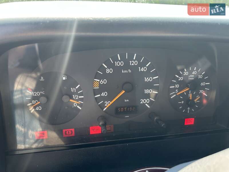 Вантажопасажирський фургон Mercedes-Benz Sprinter 1999 в Хмельницькому