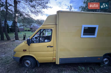 Грузовой фургон Mercedes-Benz Sprinter 2002 в 