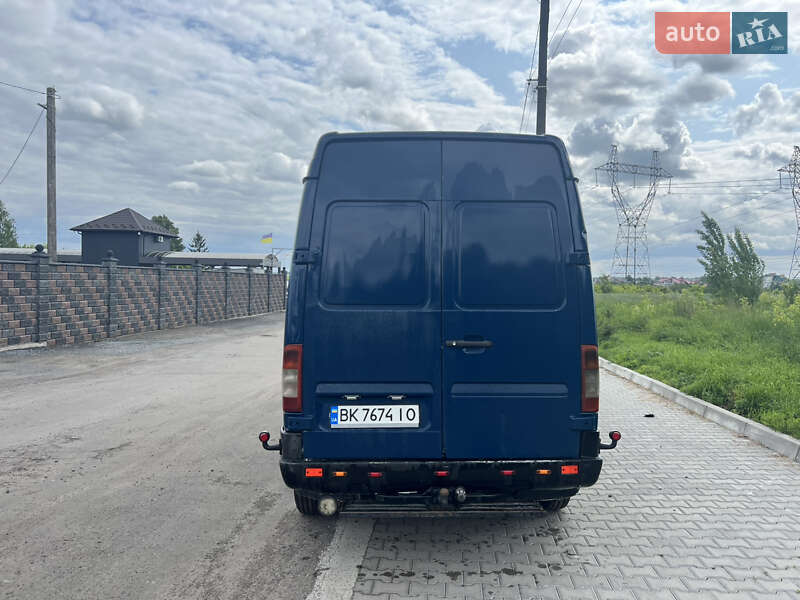 Грузовой фургон Mercedes-Benz Sprinter 2004 в Ровно