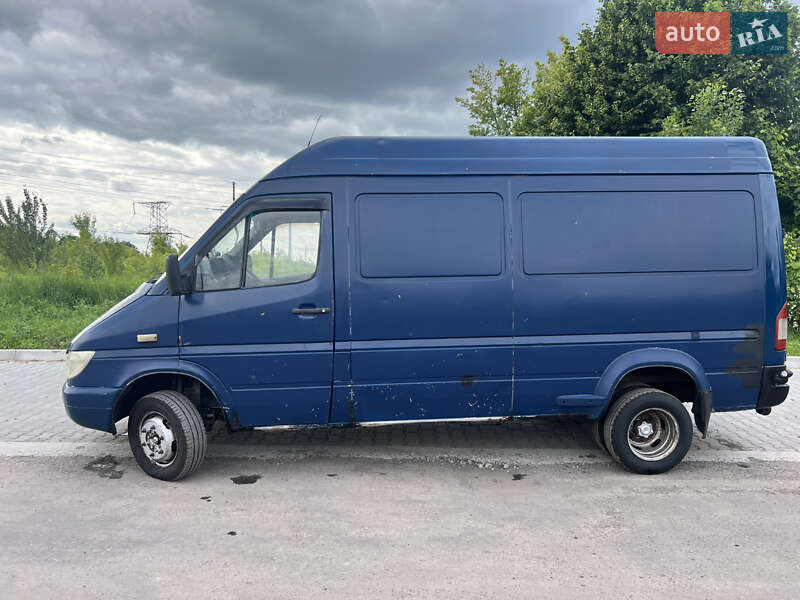 Грузовой фургон Mercedes-Benz Sprinter 2004 в Ровно