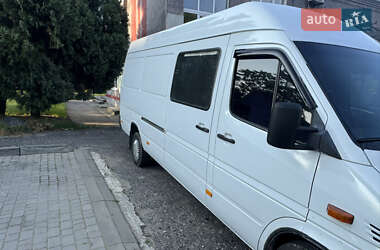 Грузовой фургон Mercedes-Benz Sprinter 2000 в 