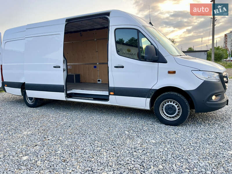 Грузовой фургон Mercedes-Benz Sprinter 2022 в Черновцах