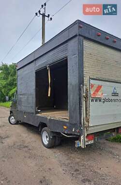 Грузовой фургон Mercedes-Benz Sprinter 2000 в 