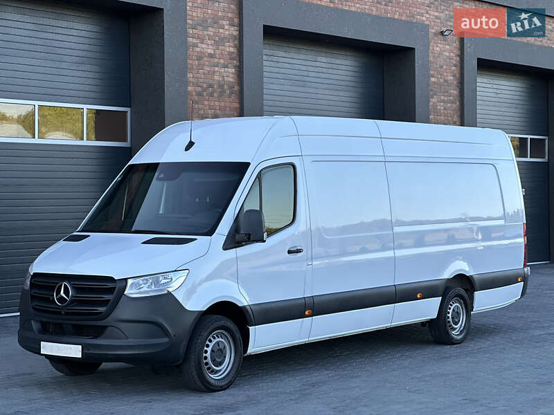 Грузовой фургон Mercedes-Benz Sprinter 2021 в 