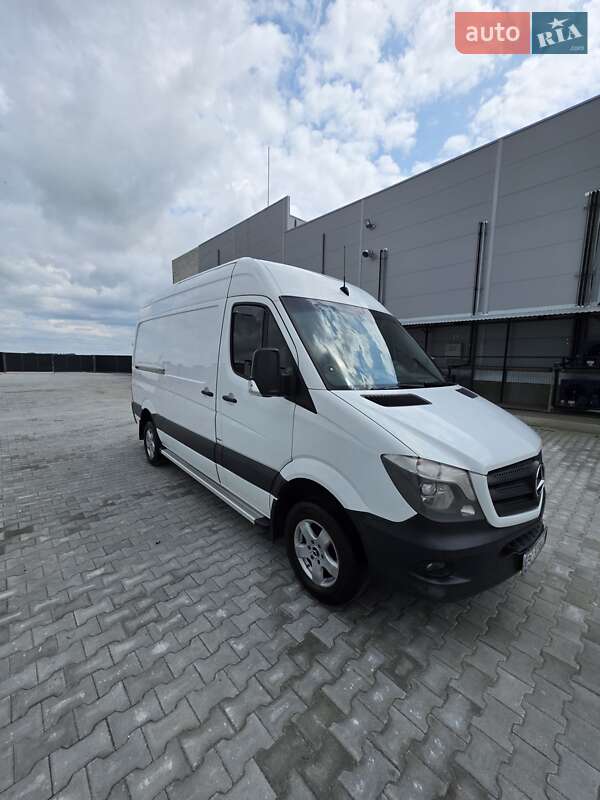 Грузовой фургон Mercedes-Benz Sprinter 2016 в Львове