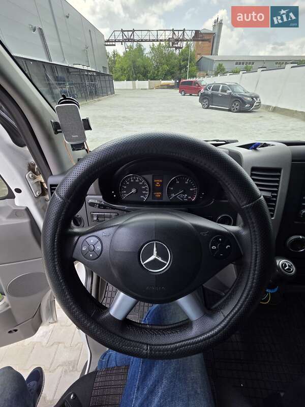 Грузовой фургон Mercedes-Benz Sprinter 2016 в Львове