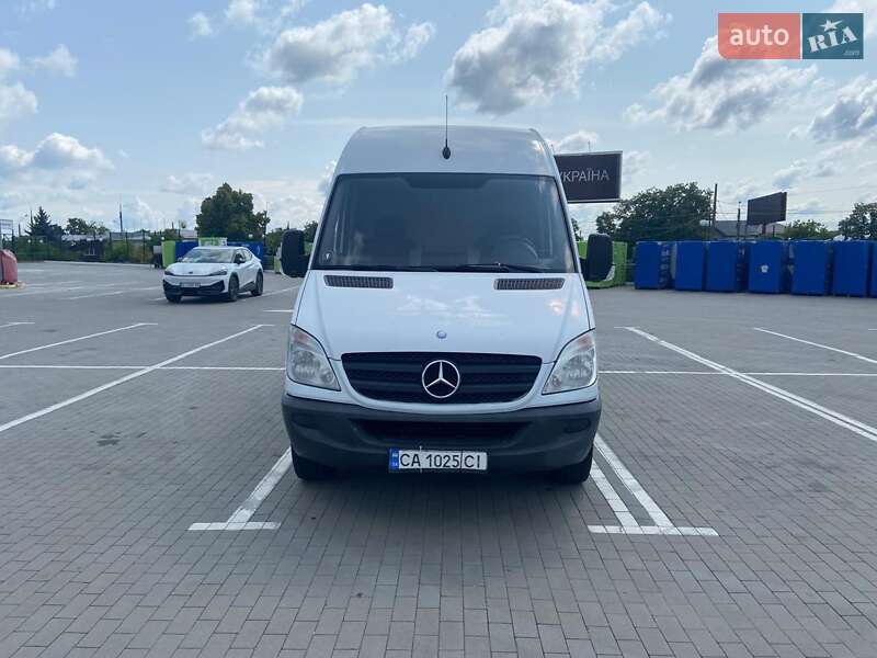 Mercedes-Benz Sprinter 2012