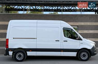 Грузовой фургон Mercedes-Benz Sprinter 2021 в 