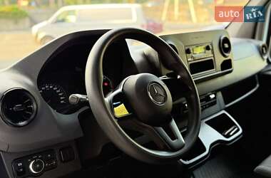 Грузовой фургон Mercedes-Benz Sprinter 2021 в 