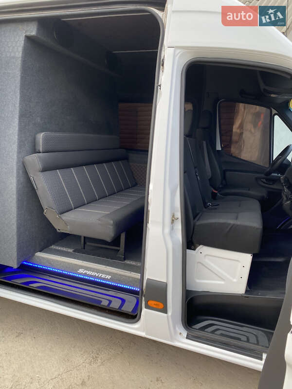Вантажопасажирський фургон Mercedes-Benz Sprinter 2019 в Чернівцях