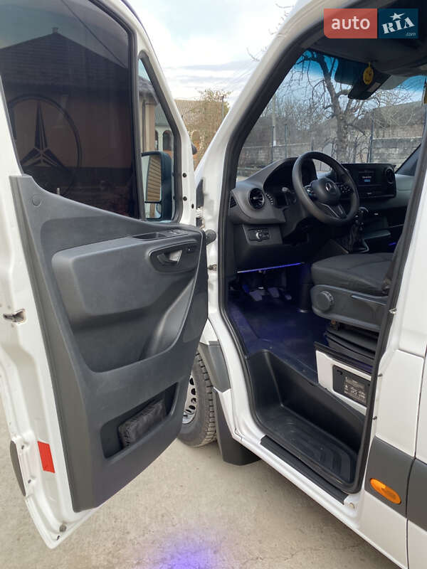 Вантажопасажирський фургон Mercedes-Benz Sprinter 2019 в Чернівцях