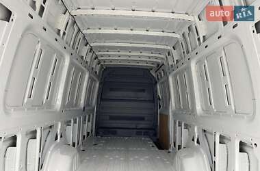 Грузовой фургон Mercedes-Benz Sprinter 2018 в 