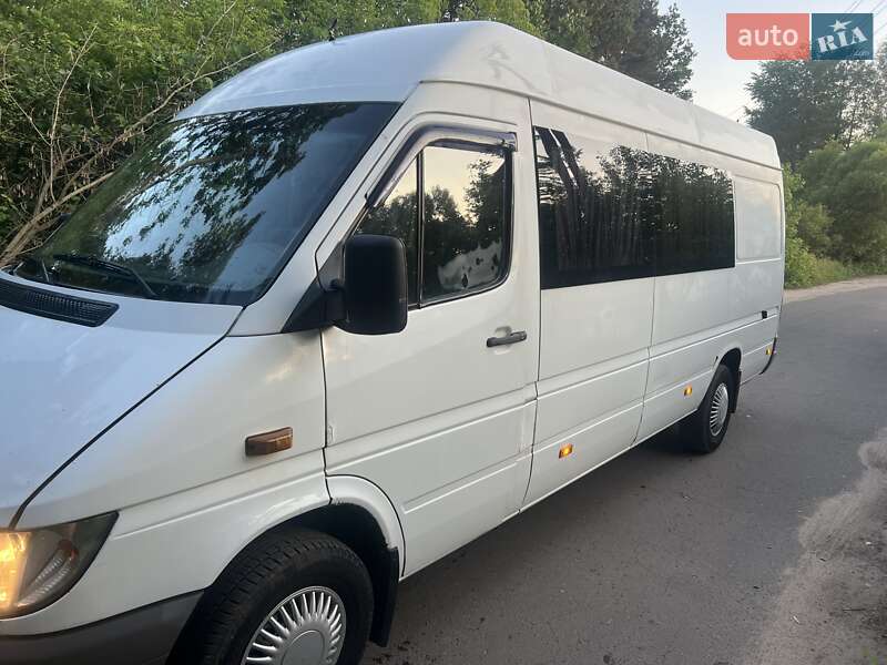 Вантажопасажирський фургон Mercedes-Benz Sprinter 2006 в Сокалі