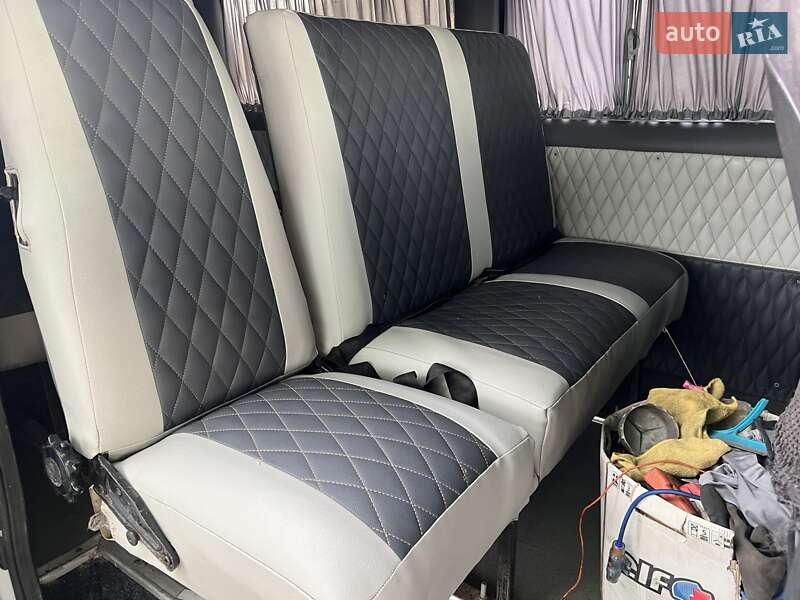 Вантажопасажирський фургон Mercedes-Benz Sprinter 2006 в Сокалі