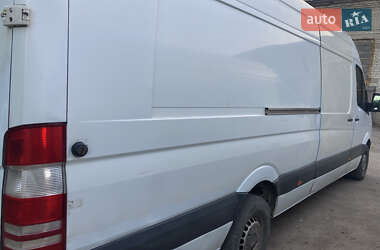 Грузовой фургон Mercedes-Benz Sprinter 2010 в 