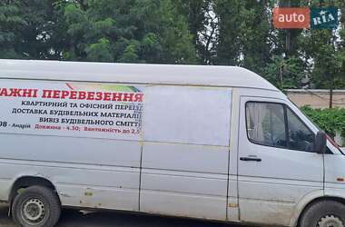 Грузовой фургон Mercedes-Benz Sprinter 2000 в 