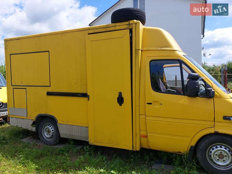 Грузовой фургон Mercedes-Benz Sprinter 2002 в 