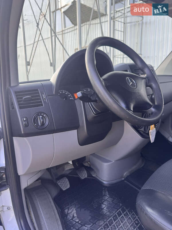 Вантажний фургон Mercedes-Benz Sprinter 2015 в Виноградові
