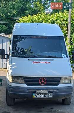 Вантажний фургон Mercedes-Benz Sprinter 1995 в Івано-Франківську
