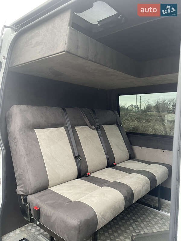 Вантажопасажирський фургон Mercedes-Benz Sprinter 2015 в Чернівцях
