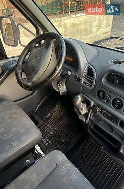 Грузовой фургон Mercedes-Benz Sprinter 2005 в 