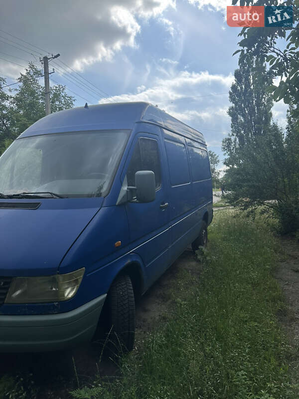 Грузовой фургон Mercedes-Benz Sprinter 1997 в Светловодске