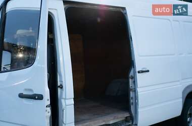 Грузовой фургон Mercedes-Benz Sprinter 2005 в 