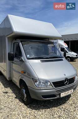Грузовой фургон Mercedes-Benz Sprinter 2005 в 