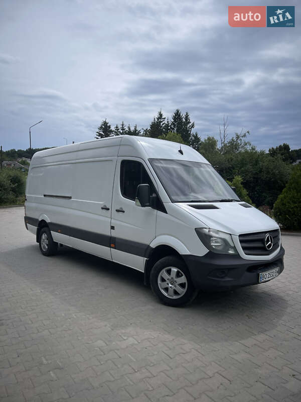 Грузовой фургон Mercedes-Benz Sprinter 2016 в 